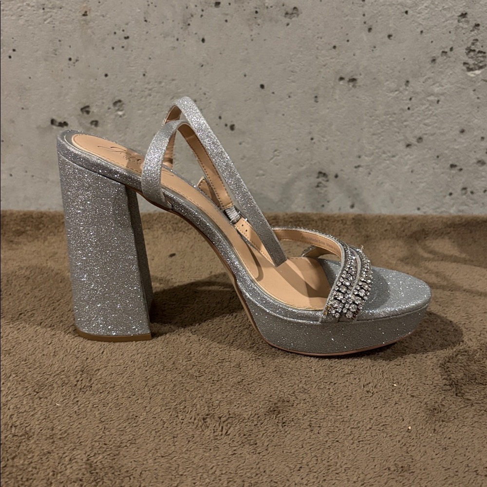 Jewel Badgley Mischka Silver Rochel Platform Heels W/ Gemstone Straps - Size 8 - Picture 5 of 9